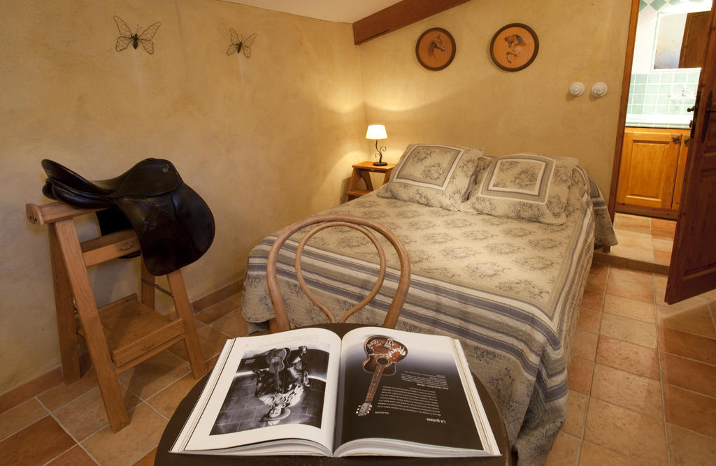 Bed and Breakfast La Fontaine Simiane-la-Rotonde Camera foto