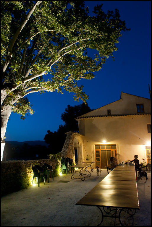 Bed and Breakfast La Fontaine Simiane-la-Rotonde Esterno foto